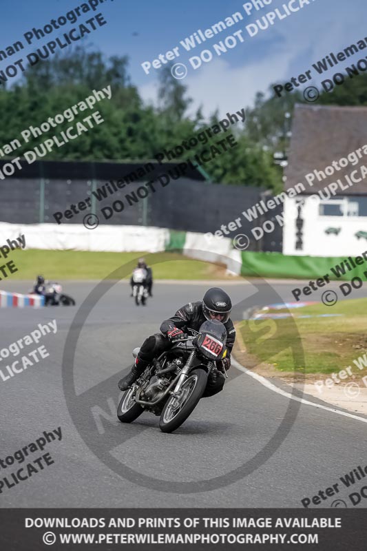 Vintage motorcycle club;eventdigitalimages;mallory park;mallory park trackday photographs;no limits trackdays;peter wileman photography;trackday digital images;trackday photos;vmcc festival 1000 bikes photographs